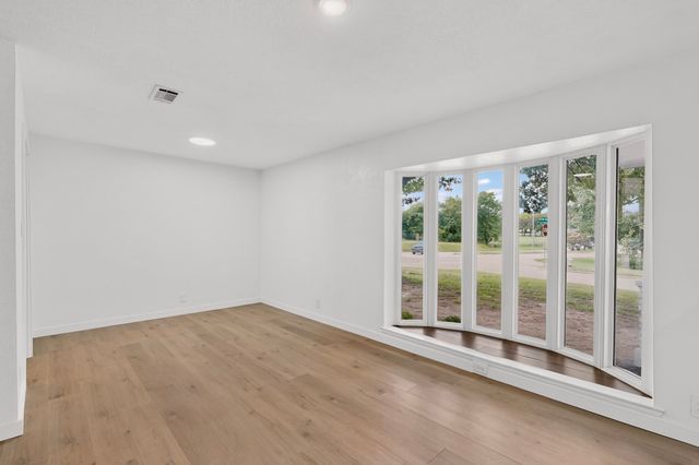 906 Pinedale Lane, Dallas, TX 75241