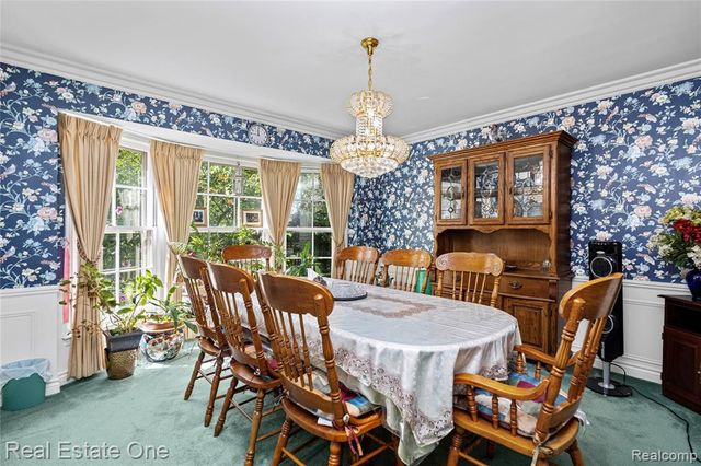 69 Willow Tree Place, Grosse Pointe Shores, MI 48236