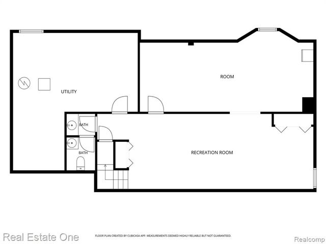 69 Willow Tree Place, Grosse Pointe Shores, MI 48236