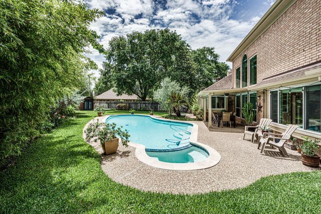 14119 Swallowfield Drive, Houston, TX 77077