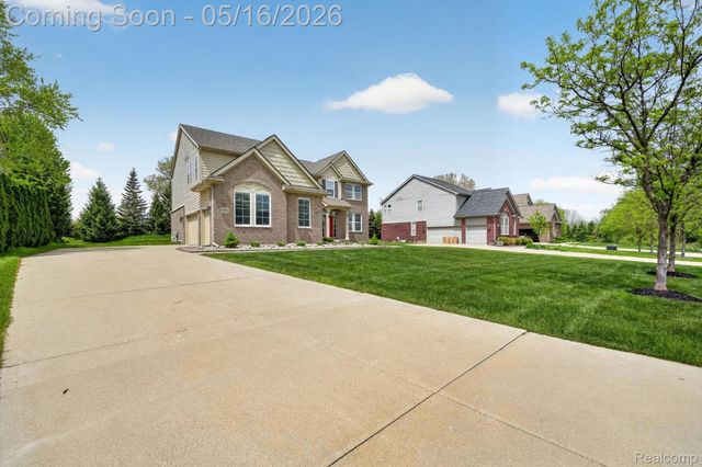 54908 N Grenelefe Circle W, Lyon Charter Township, MI 48178