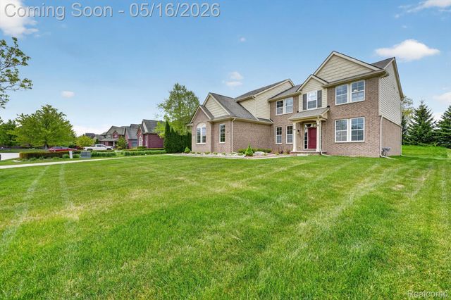 54908 N Grenelefe Circle W, Lyon Charter Township, MI 48178