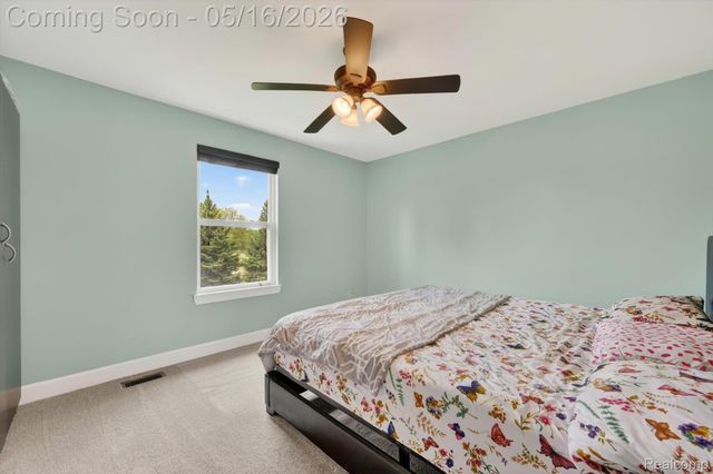 54908 N Grenelefe Circle W, Lyon Charter Township, MI 48178