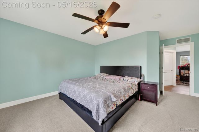 54908 N Grenelefe Circle W, Lyon Charter Township, MI 48178