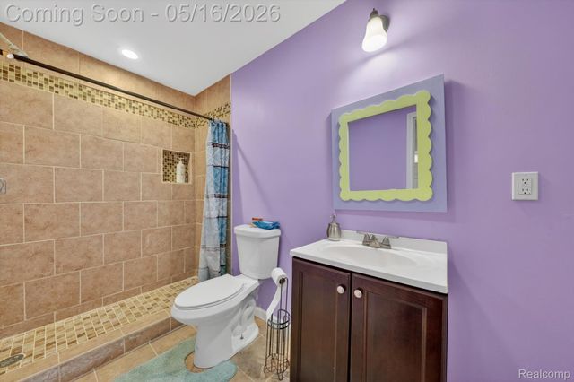 54908 N Grenelefe Circle W, Lyon Charter Township, MI 48178