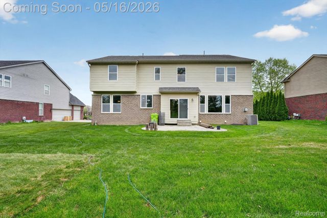 54908 N Grenelefe Circle W, Lyon Charter Township, MI 48178