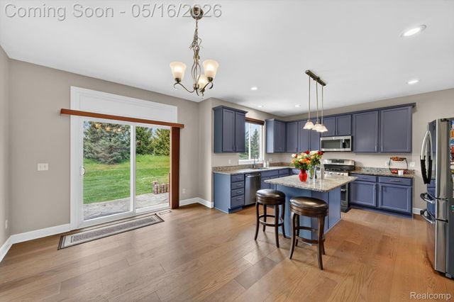 54908 N Grenelefe Circle W, Lyon Charter Township, MI 48178