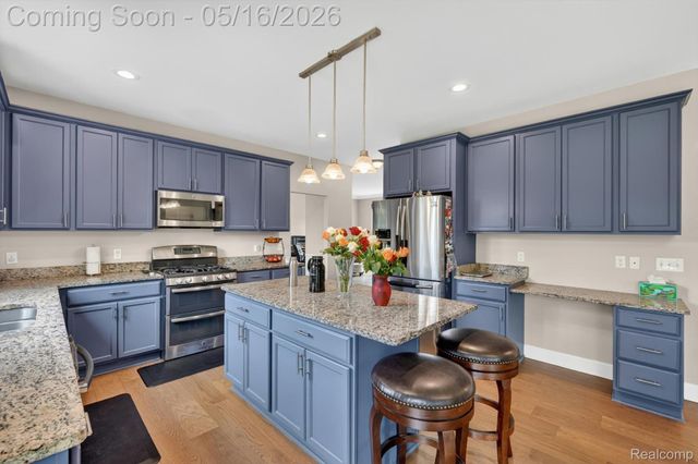 54908 N Grenelefe Circle W, Lyon Charter Township, MI 48178