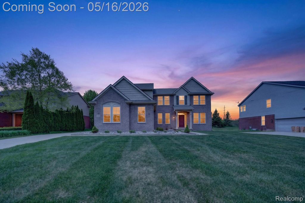 54908 N Grenelefe Circle W, Lyon Charter Township, MI 48178