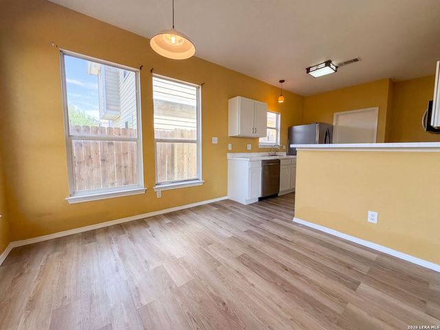 5759 MIDCROWN DR, San Antonio, TX 78218