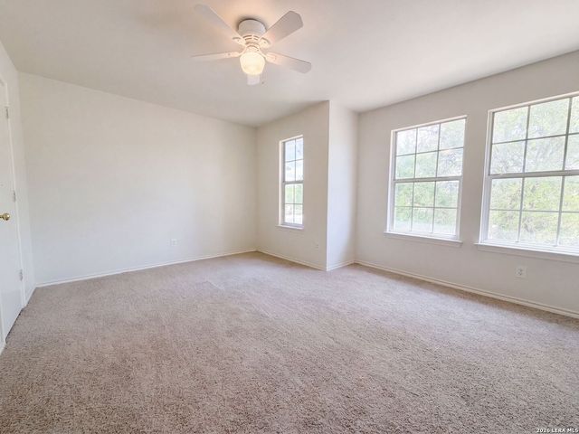 5759 MIDCROWN DR, San Antonio, TX 78218