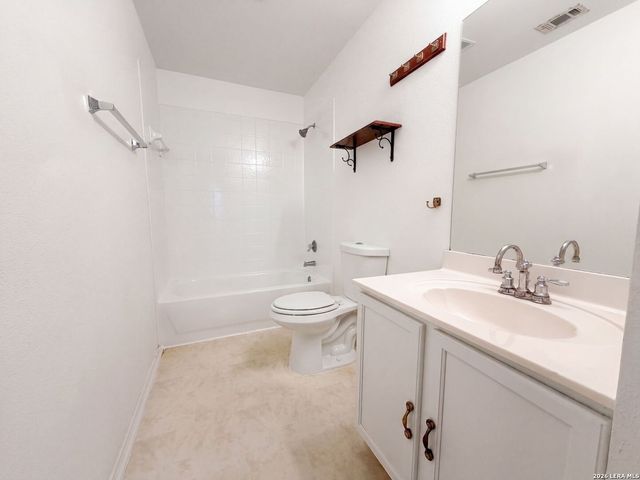 5759 MIDCROWN DR, San Antonio, TX 78218