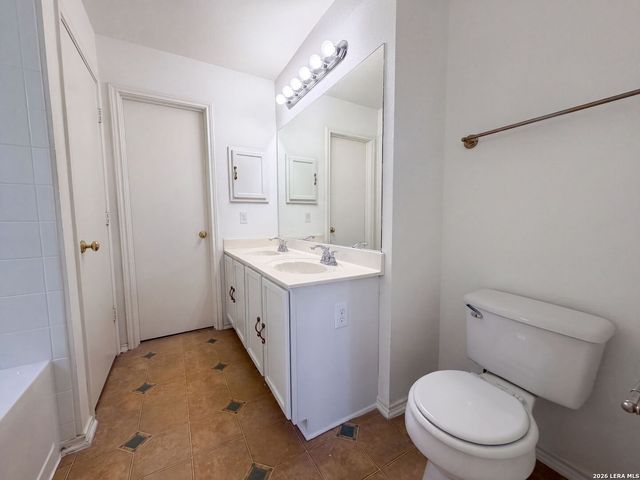 5759 MIDCROWN DR, San Antonio, TX 78218