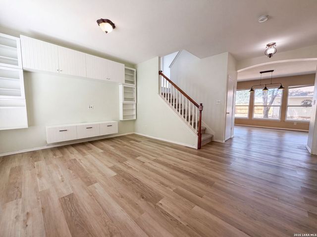 5759 MIDCROWN DR, San Antonio, TX 78218
