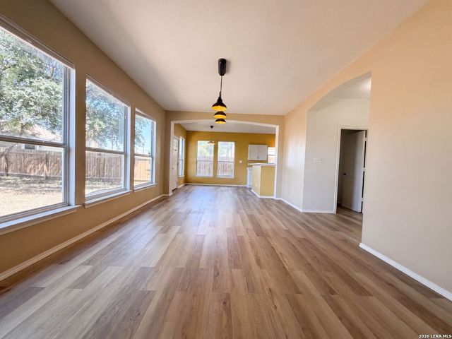 5759 MIDCROWN DR, San Antonio, TX 78218
