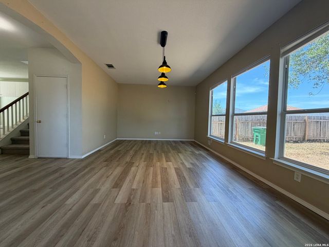 5759 MIDCROWN DR, San Antonio, TX 78218
