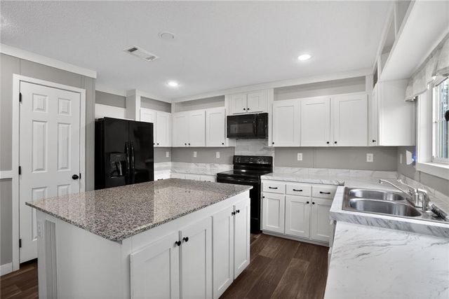 6 Breezewood Drive, Hampton, GA 30228