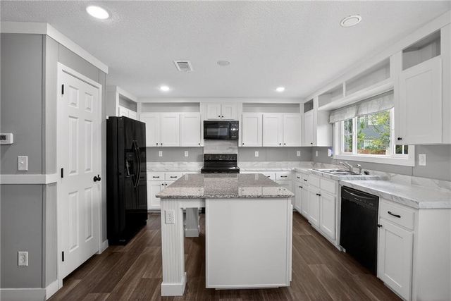 6 Breezewood Drive, Hampton, GA 30228