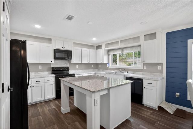 6 Breezewood Drive, Hampton, GA 30228