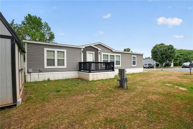 6 Breezewood Drive, Hampton, GA 30228