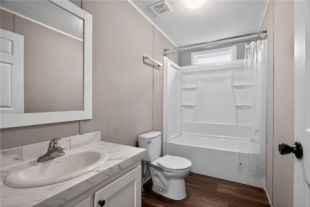 6 Breezewood Drive, Hampton, GA 30228
