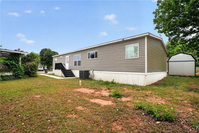 6 Breezewood Drive, Hampton, GA 30228