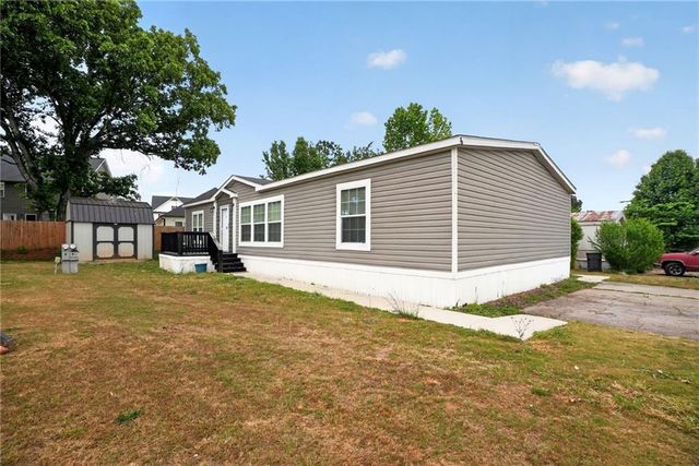 6 Breezewood Drive, Hampton, GA 30228