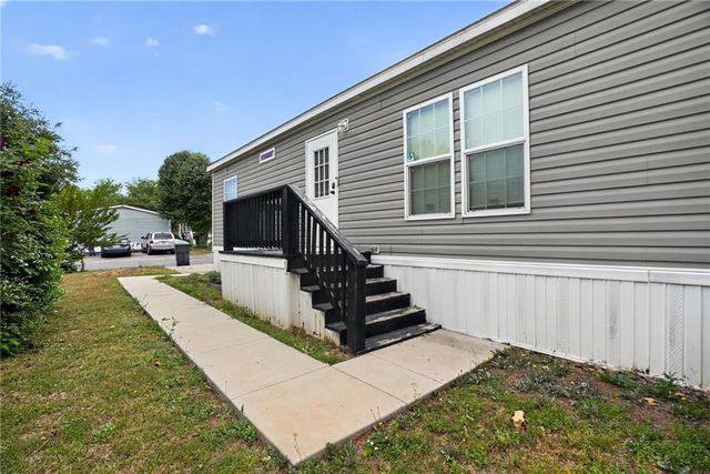 6 Breezewood Drive, Hampton, GA 30228