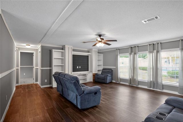6 Breezewood Drive, Hampton, GA 30228