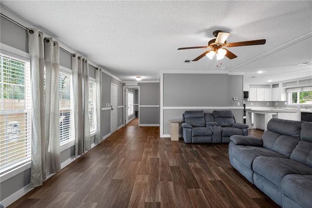 6 Breezewood Drive, Hampton, GA 30228