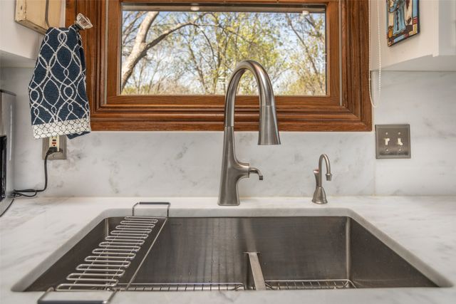 229 Southside Drive, Gainesville, TX 76240