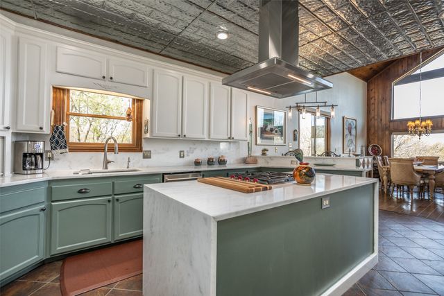 229 Southside Drive, Gainesville, TX 76240