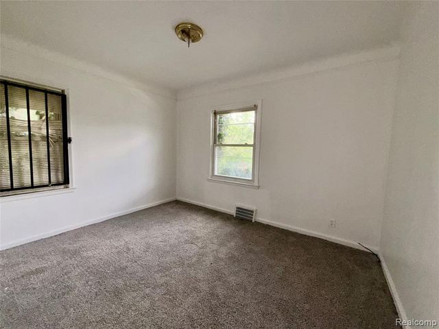 19447 Sunset Street, Detroit, MI 48234