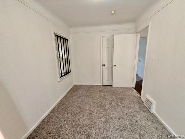 19447 Sunset Street, Detroit, MI 48234