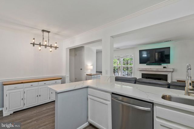 6064 OLD LANDING WAY, Burke, VA 22015