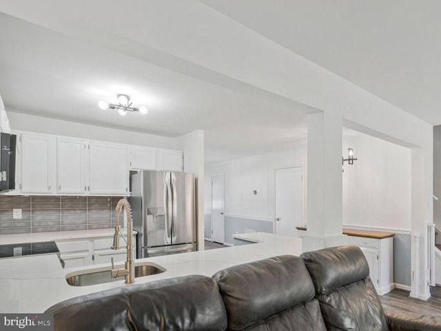 6064 OLD LANDING WAY, Burke, VA 22015