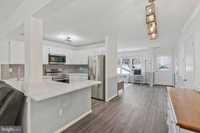 6064 OLD LANDING WAY, Burke, VA 22015