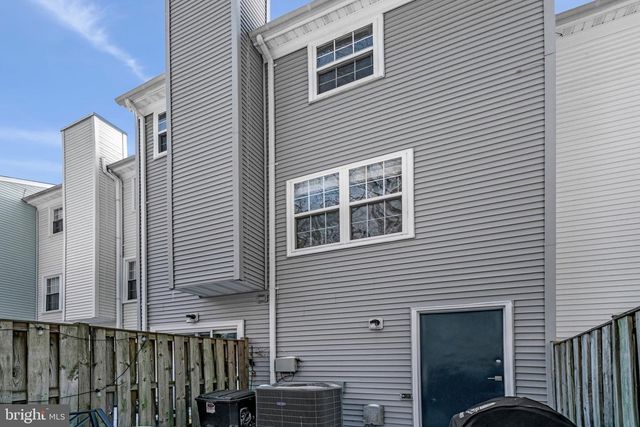 6064 OLD LANDING WAY, Burke, VA 22015