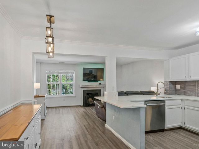 6064 OLD LANDING WAY, Burke, VA 22015