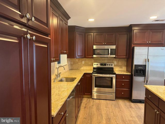 432 CARMARTHEN CT, Exton, PA 19341