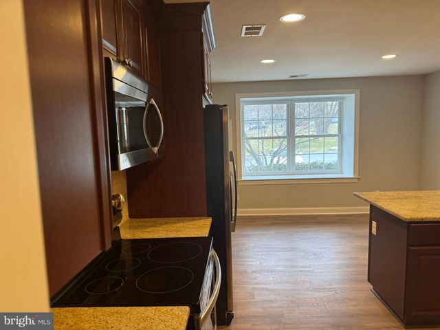 432 CARMARTHEN CT, Exton, PA 19341