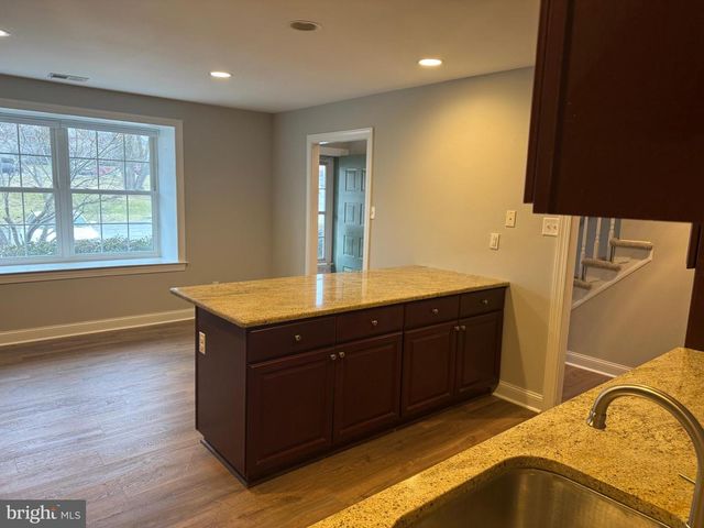 432 CARMARTHEN CT, Exton, PA 19341