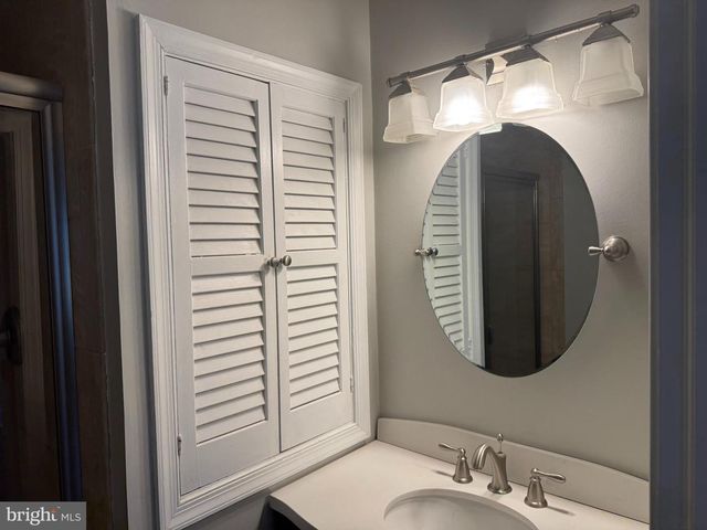 432 CARMARTHEN CT, Exton, PA 19341