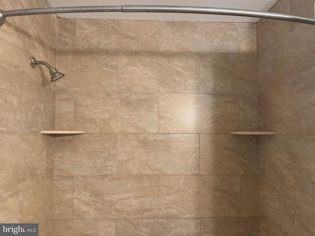 432 CARMARTHEN CT, Exton, PA 19341