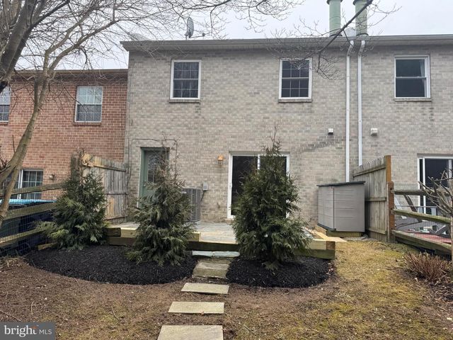 432 CARMARTHEN CT, Exton, PA 19341