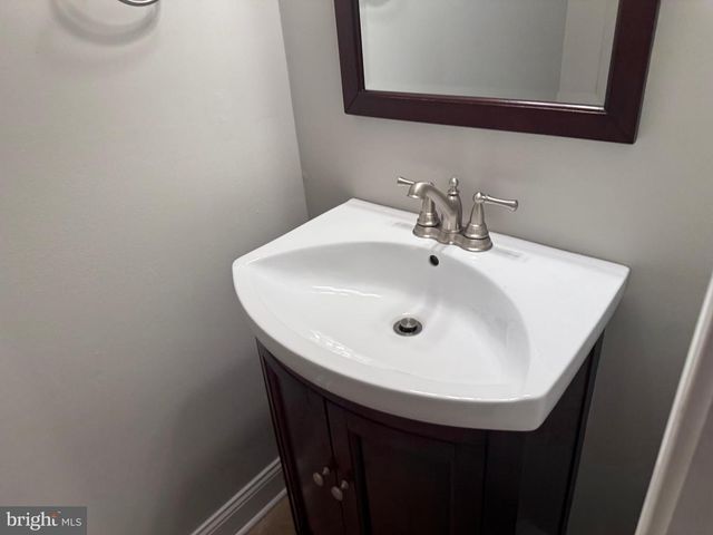 432 CARMARTHEN CT, Exton, PA 19341