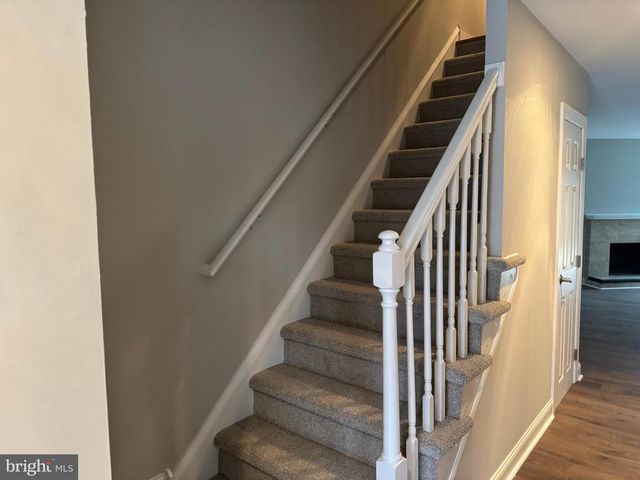 432 CARMARTHEN CT, Exton, PA 19341