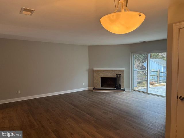 432 CARMARTHEN CT, Exton, PA 19341