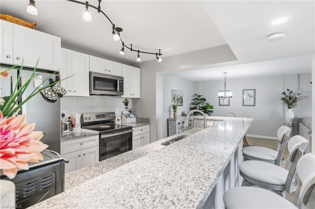 555 Park Shore DR # B109, Naples, FL 34103