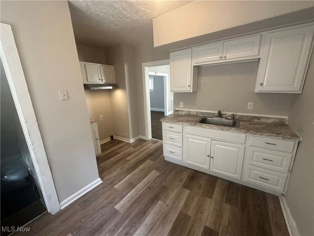 13512 Edgewood Avenue, Cleveland, OH 44105